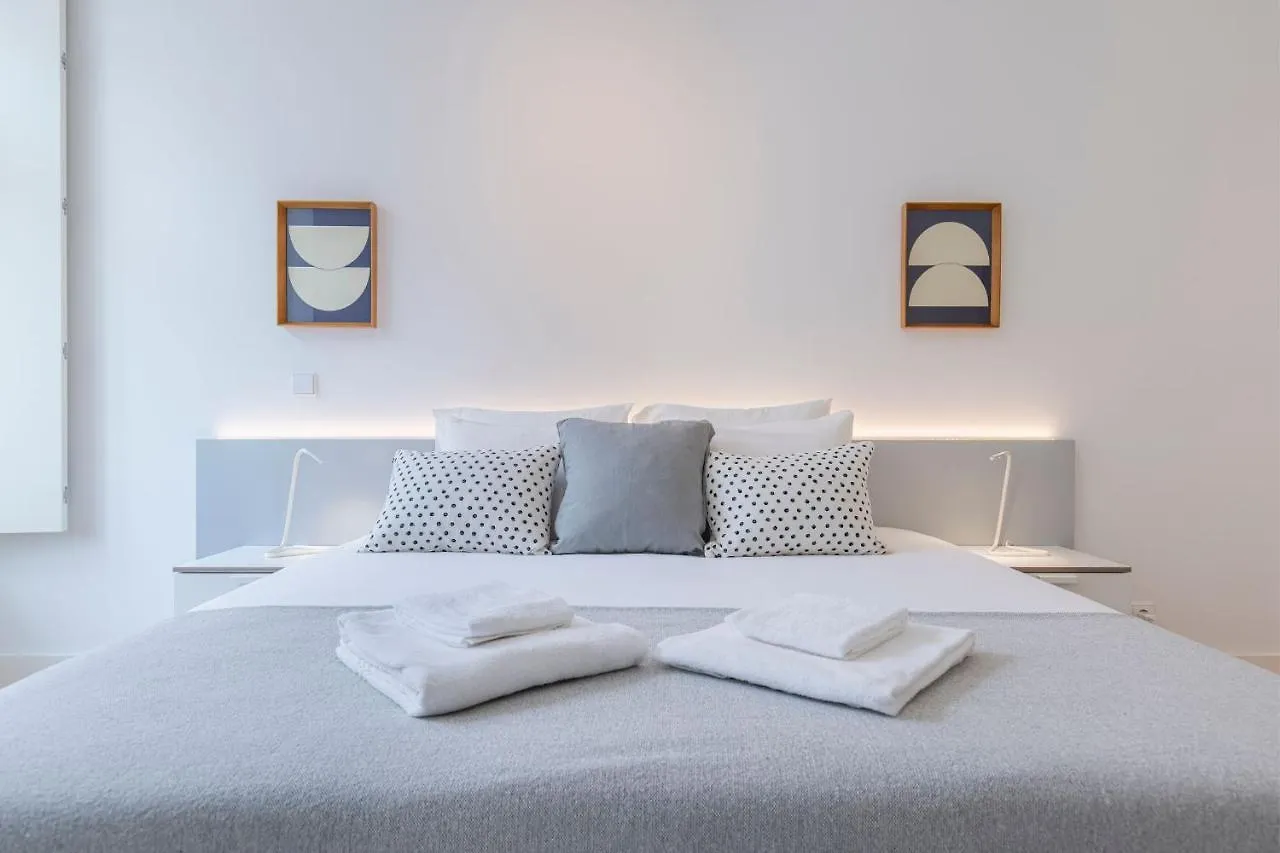 Modern Rustic Flat In Santos By Lovelystay Lisboa 0*,  Portugal