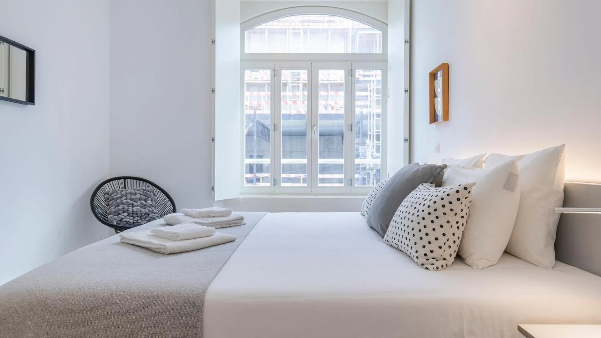 Modern Rustic Flat In Santos By Lovelystay Lisboa Portugália