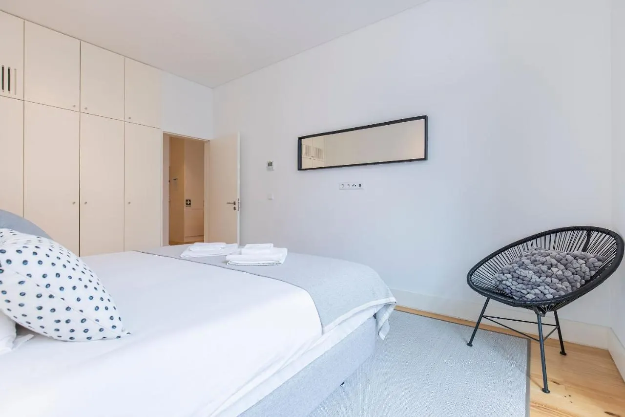 Modern Rustic Flat In Santos By Lovelystay Lisboa Portugália